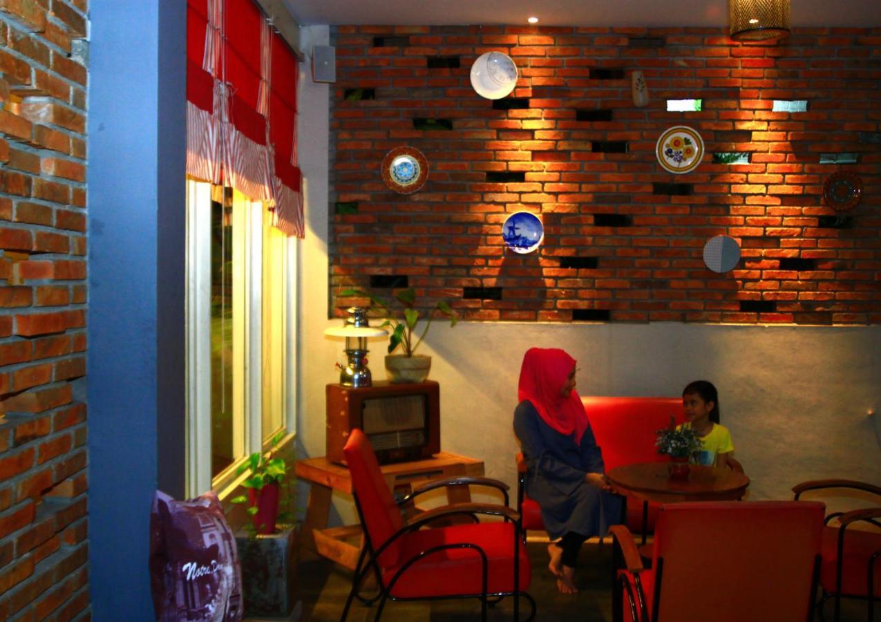 Roemah 28 Syariah Hotel Medan Exterior photo