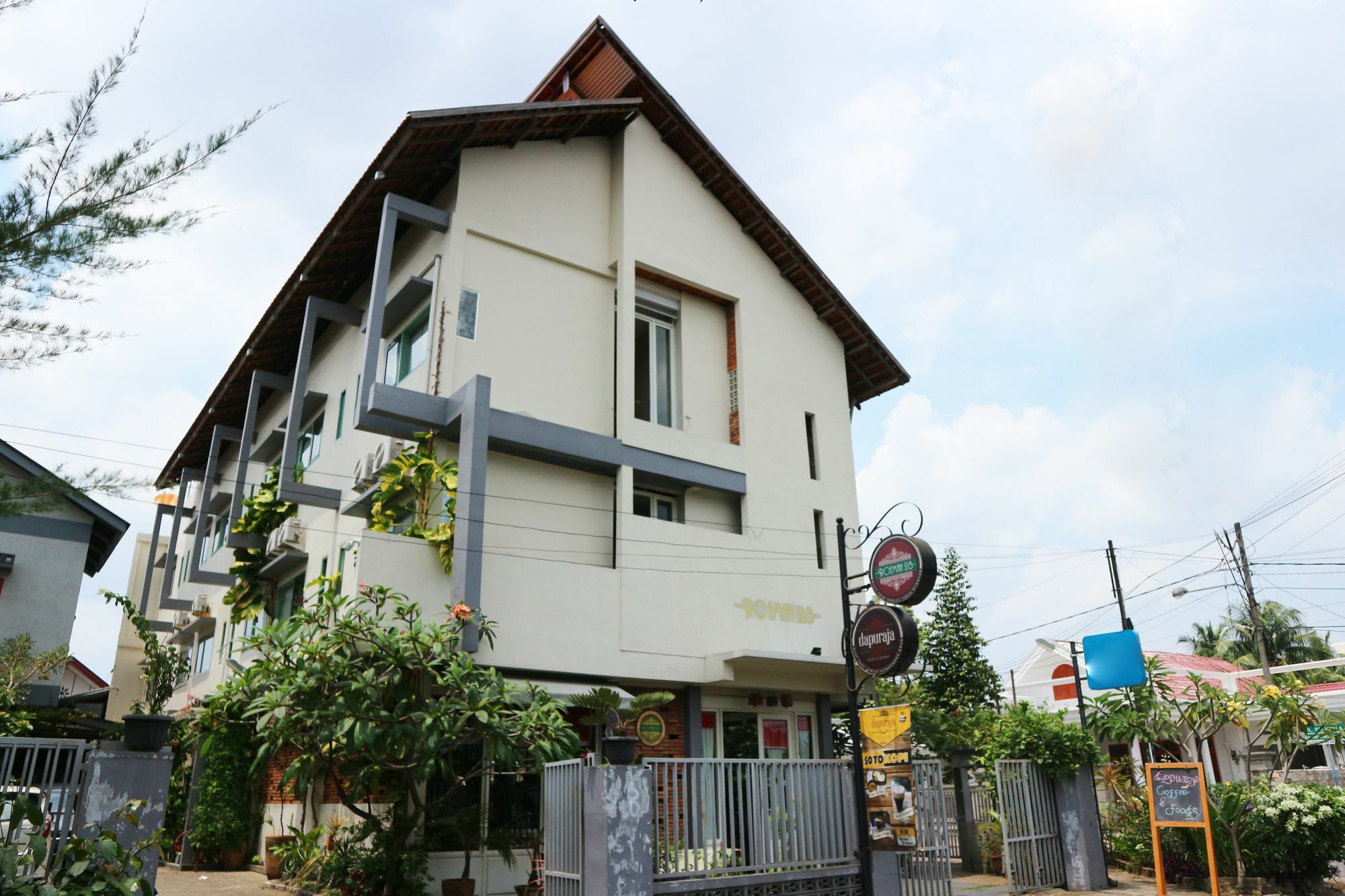 Roemah 28 Syariah Hotel Medan Exterior photo